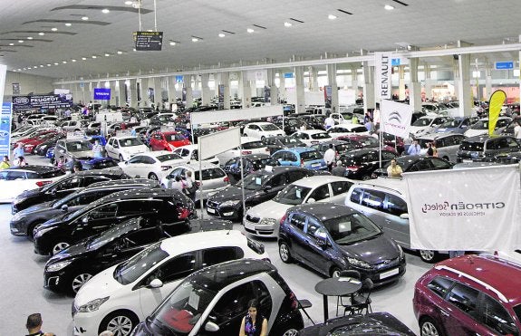 Una selección de vehículos expuestos, en la pasada edición del salón en Ifepa. 