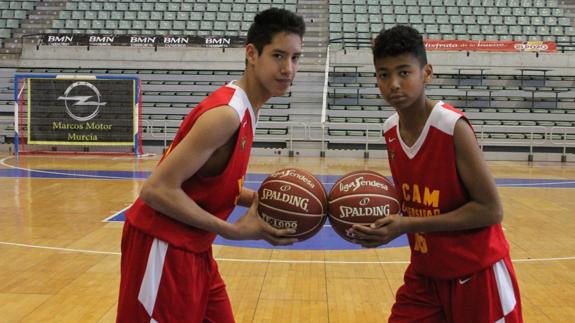 Los dos jugadores convocados por España.