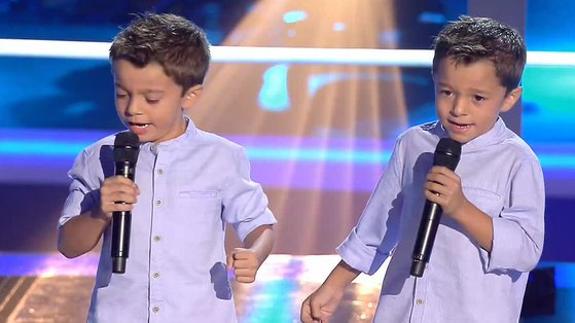 Los gemelos de 'La Voz Kids' demuestran que además de cantar, también componen