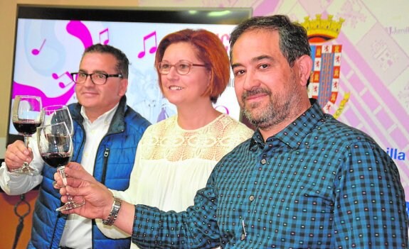 Francisco Pérez, Juana Guardiola y Sebastián García, ayer. 