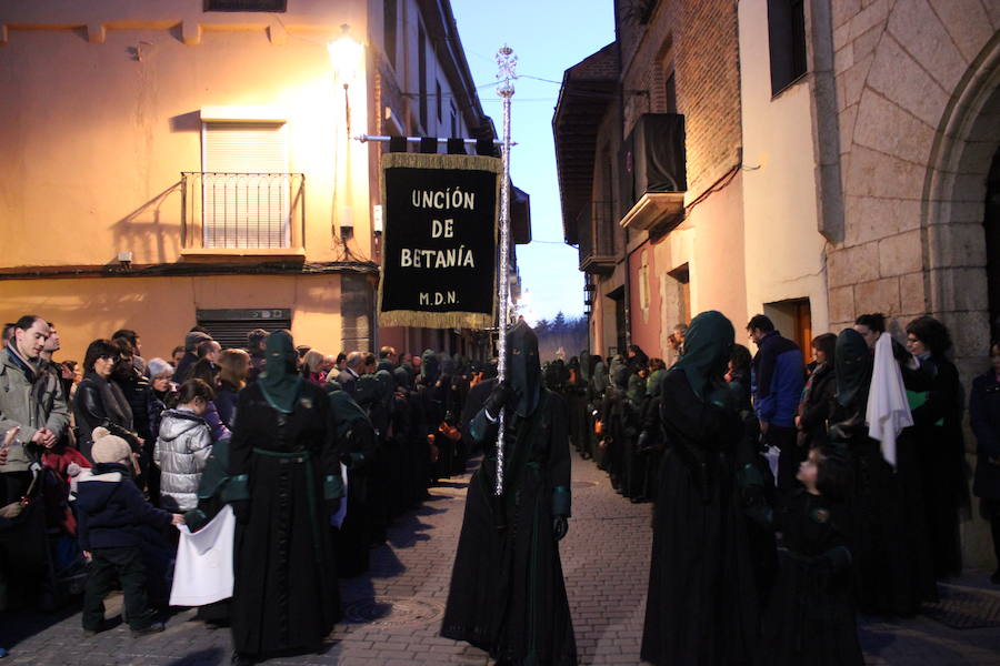 Procesión María al pie de la cruz