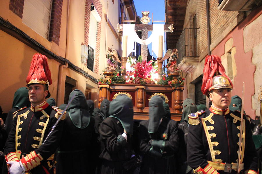 Procesión María al pie de la cruz