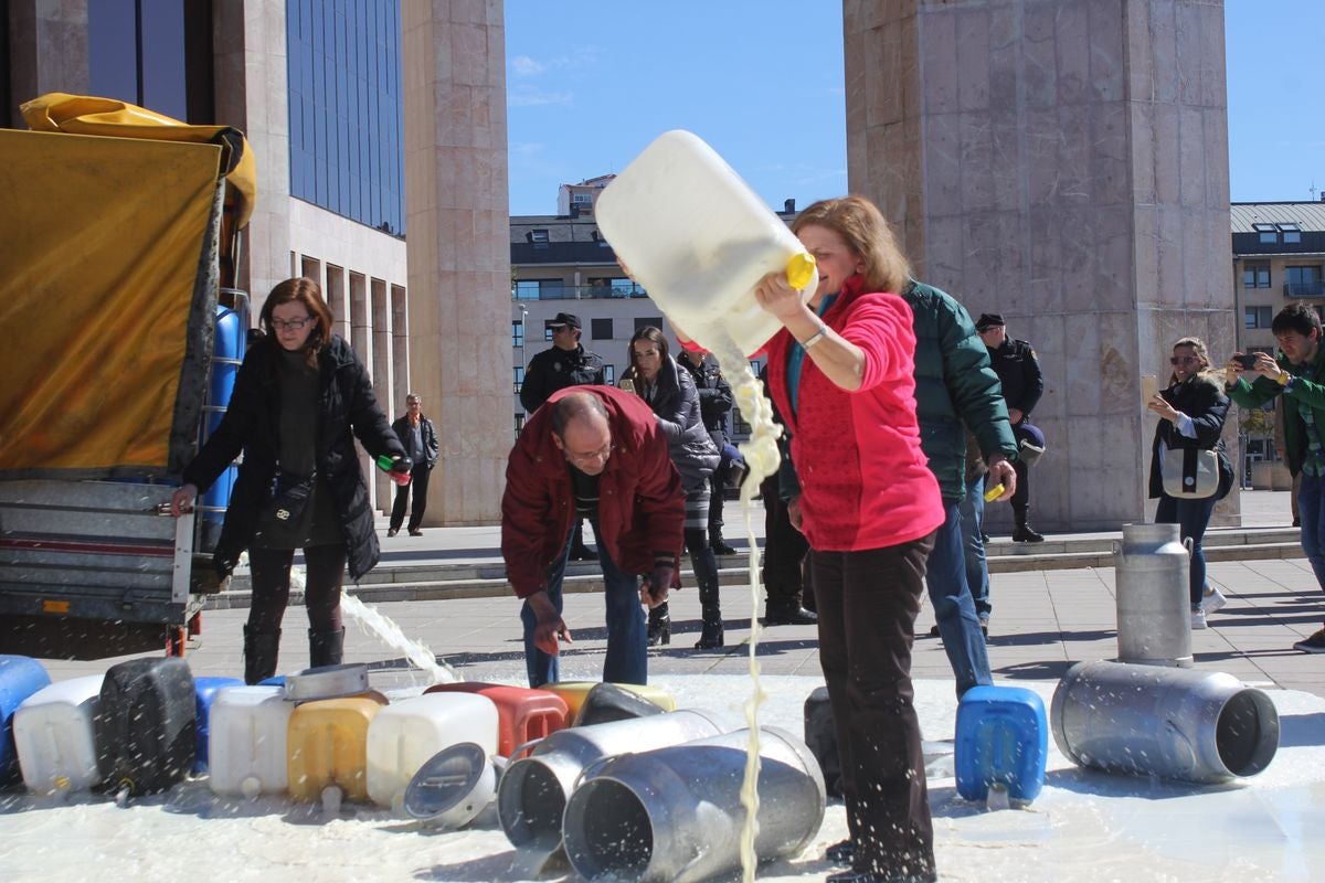 La leche, por los suelos