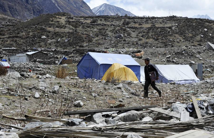 Nepal, una reconstrucción apenas iniciada