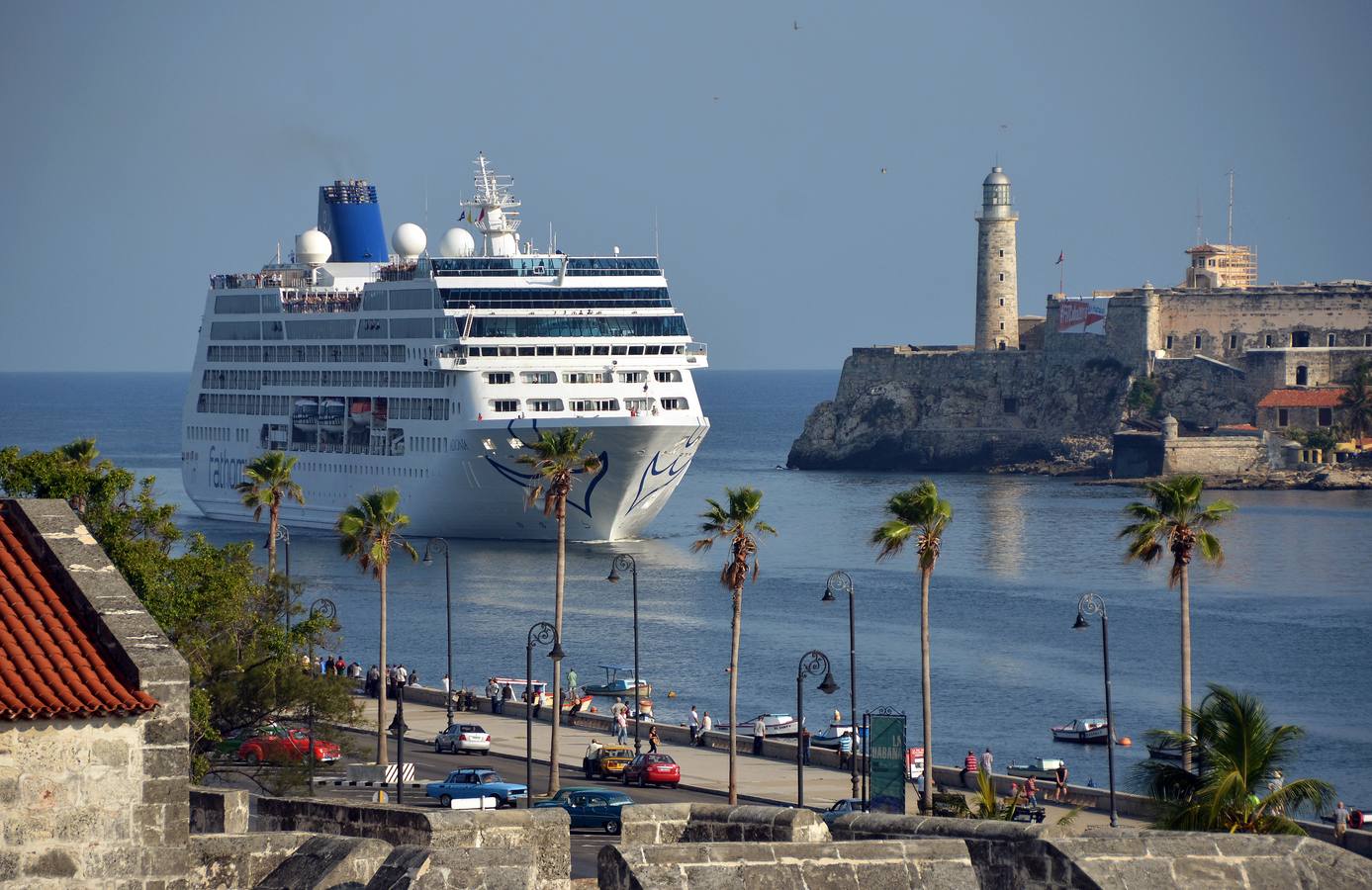 Llega a La Habana el primer crucero estadounidense en medio siglo