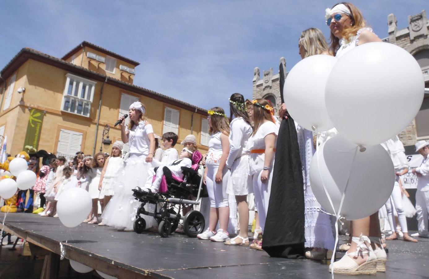 De blanco, por León