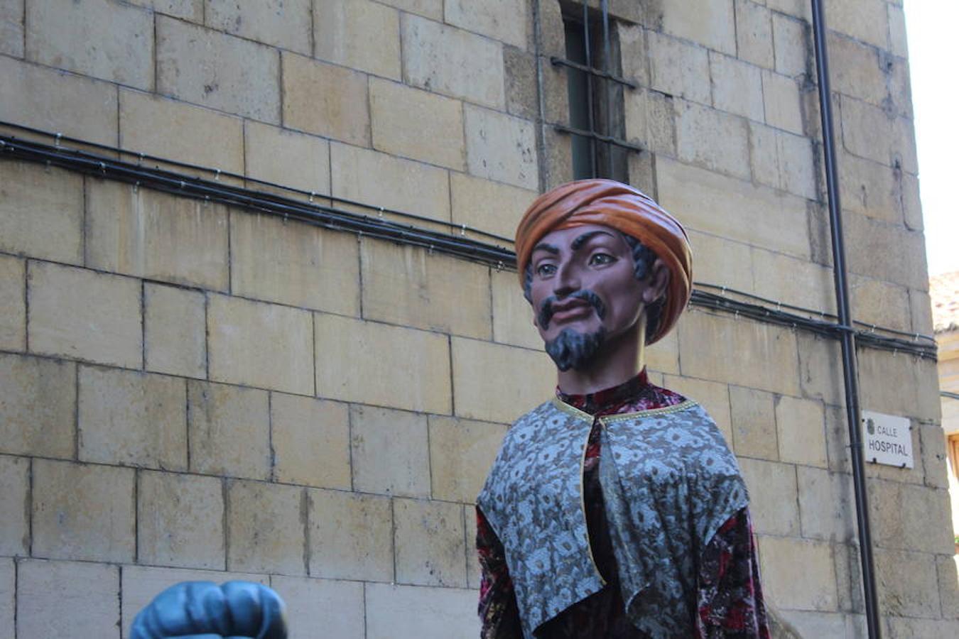 Gigantes, cabezudos y León