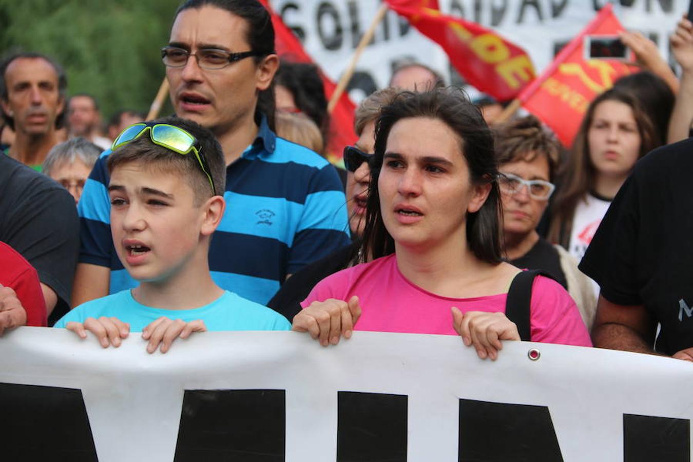 Ciñera sale a la carretera en defensa de la minería
