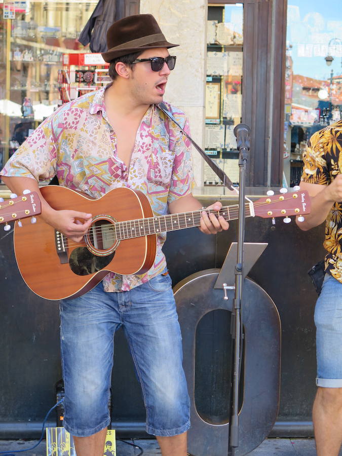 Los Blues Lee &#039;hacen el gamberro&#039; en León