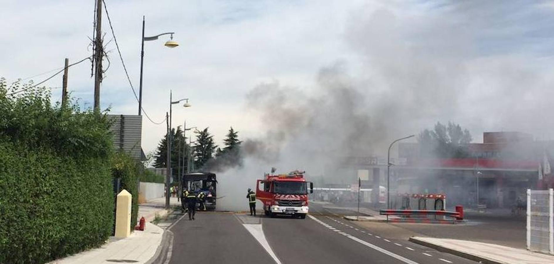 Arde un autobús urbano de León