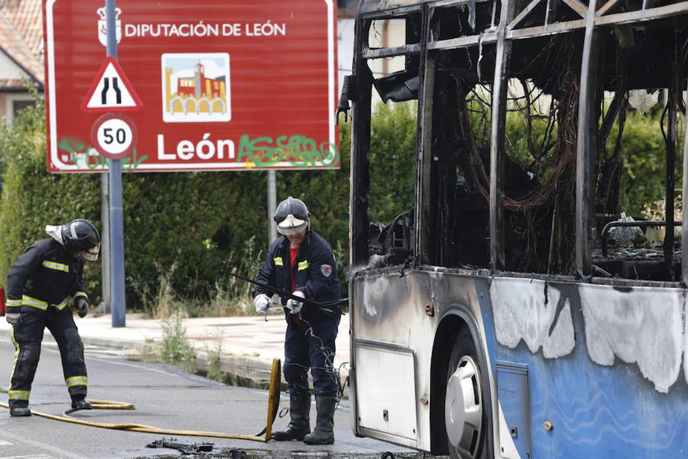 Arde un autobús urbano de León