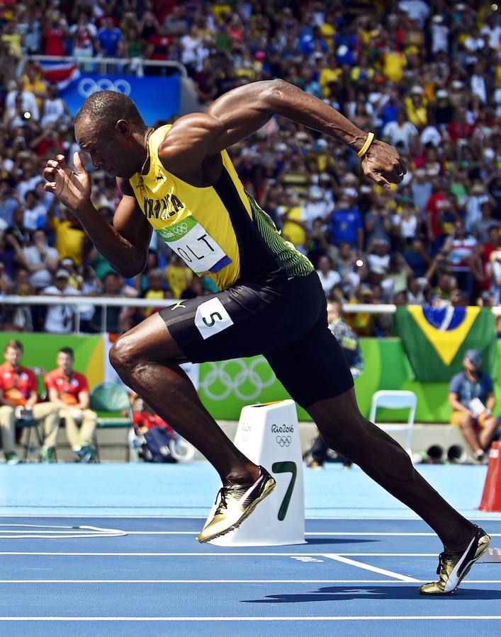 El jamaicano Usain Bolt regresó a la pista azul del estadio de Engenhao para cumplir el trámite de la primera ronda de 200 metros.