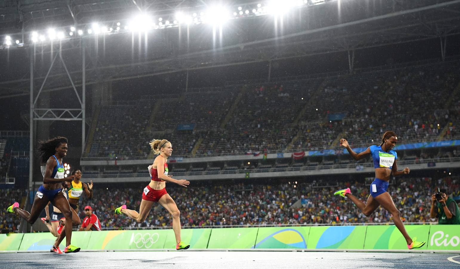 Muhammad ofrece a EE.UU. su primer oro olímpico femenino de 400 metros vallas