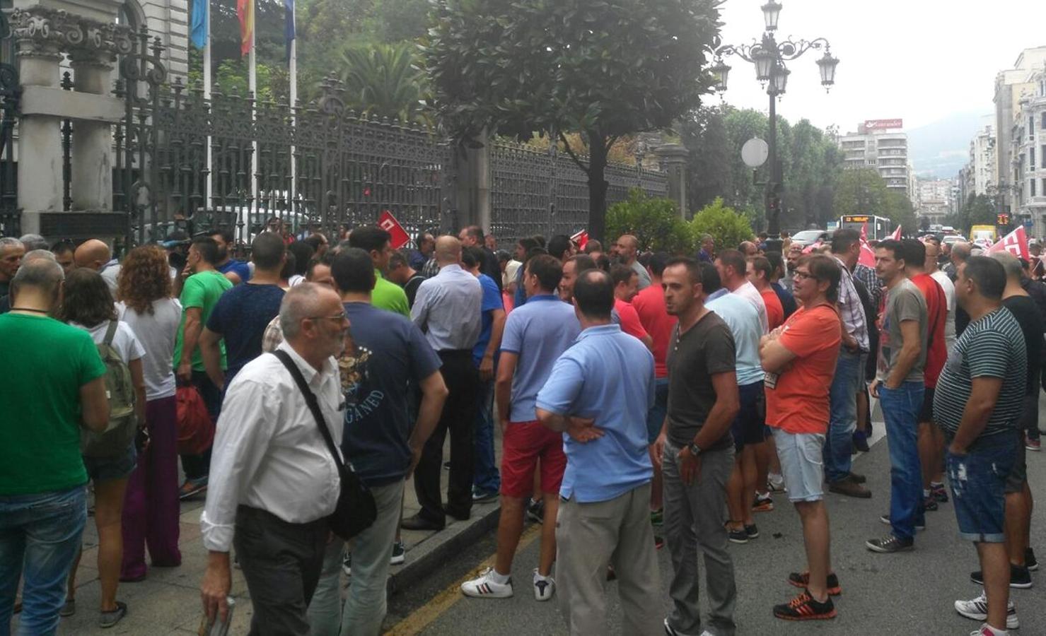 Concentración ante el Principado