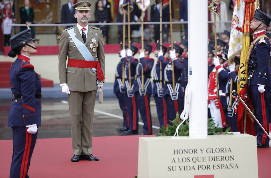 El rey Felipe, durante el homenaje a la bandera y a los que dieron su vida por España.