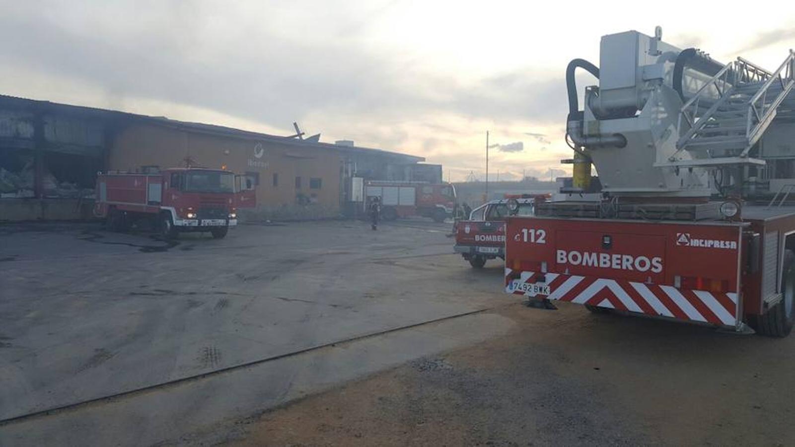 El fuego destruye la granja de Iberavi