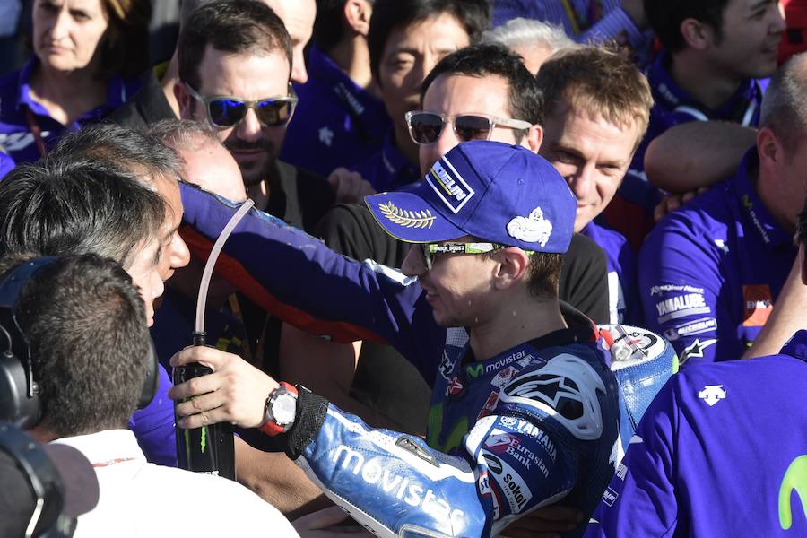 Las mejores imágenes de la carrera de MotoGP en Valencia