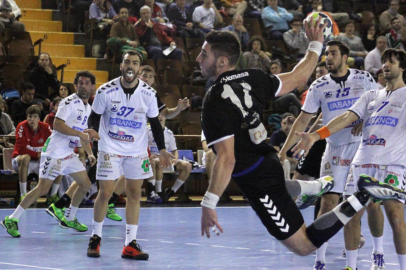 Abanca Ademar 30-24 Atlético Valladolid