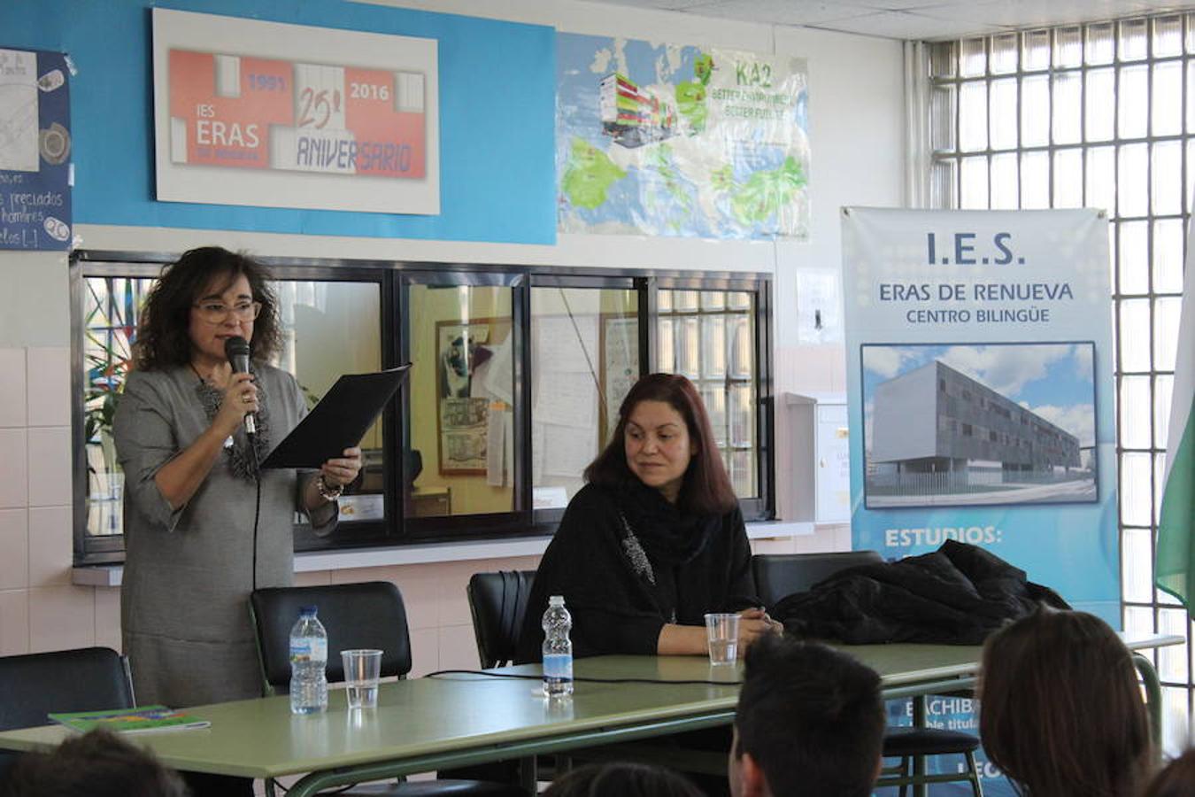 Care Santos, último Premio Nadal, en el IES Eras de Renueva