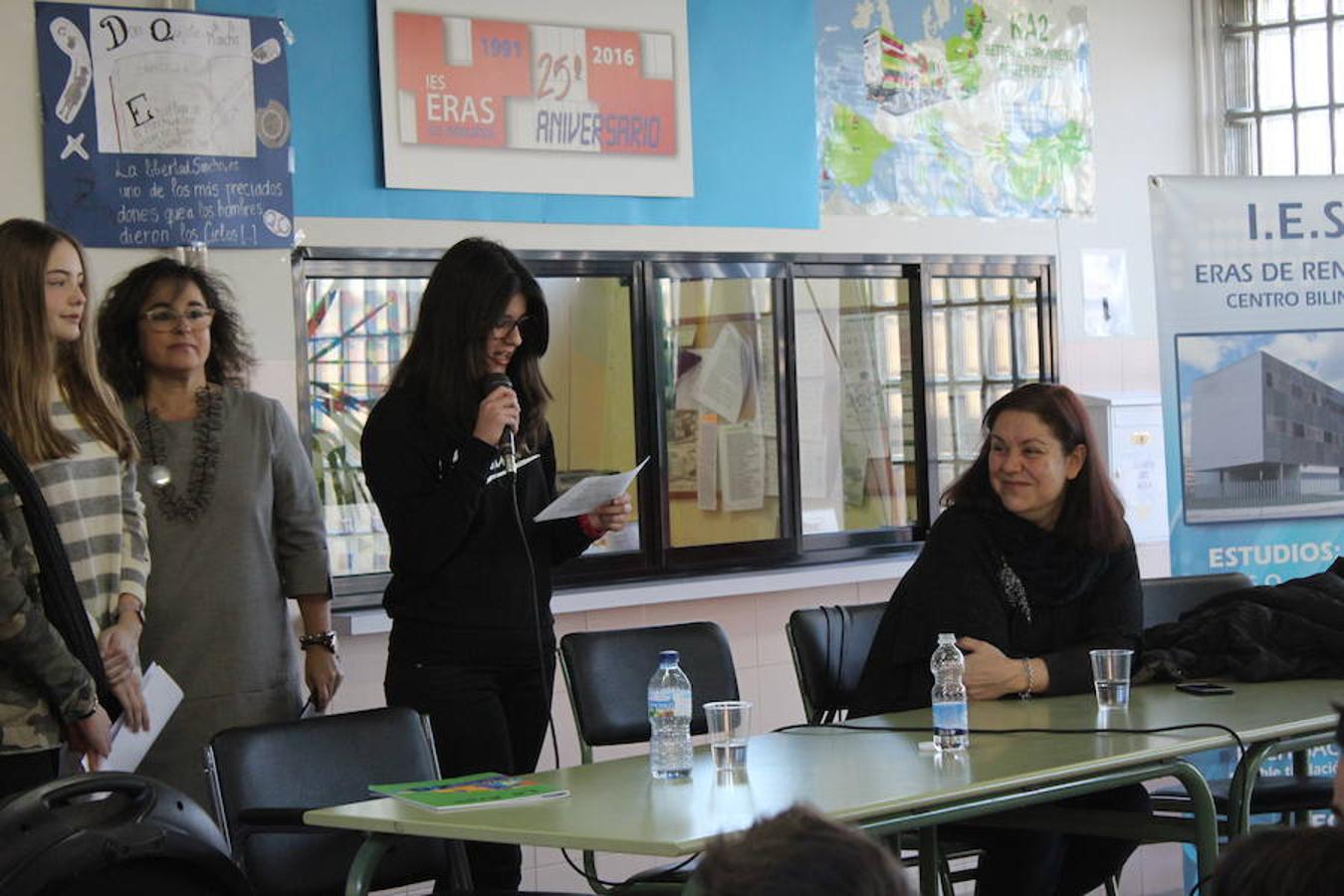 Care Santos, último Premio Nadal, en el IES Eras de Renueva