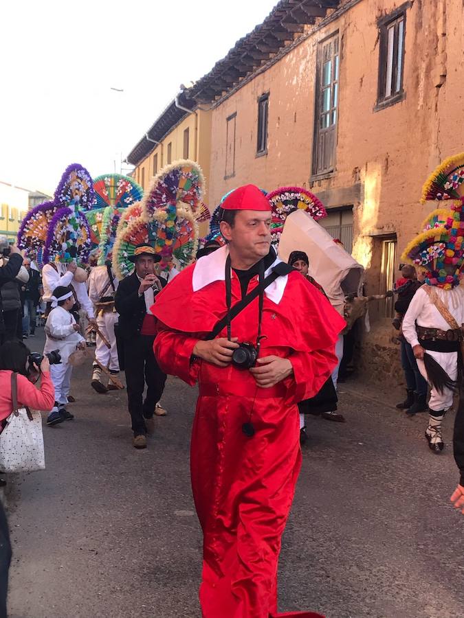 Los guirrios las lían en Llamas