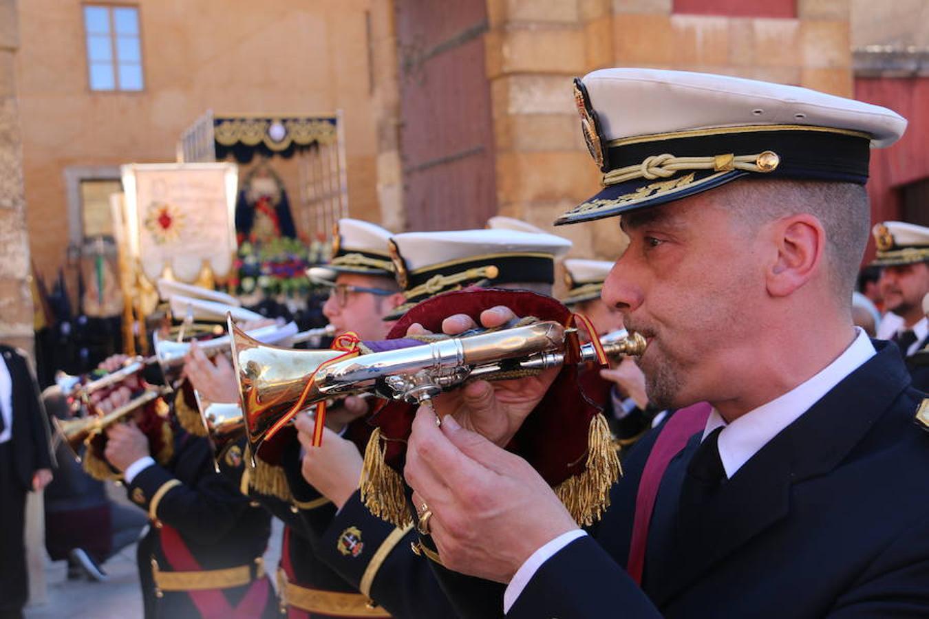 El sol arropa el Sábado de Pasión
