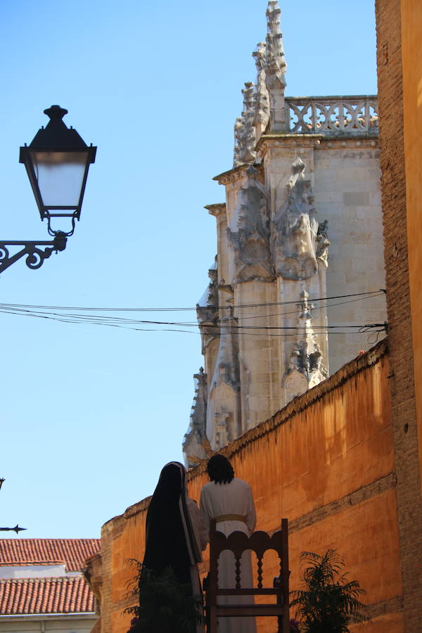 El sol arropa el Sábado de Pasión