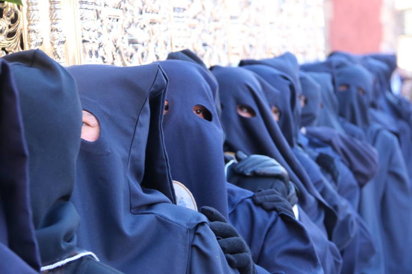 El sol arropa el Sábado de Pasión