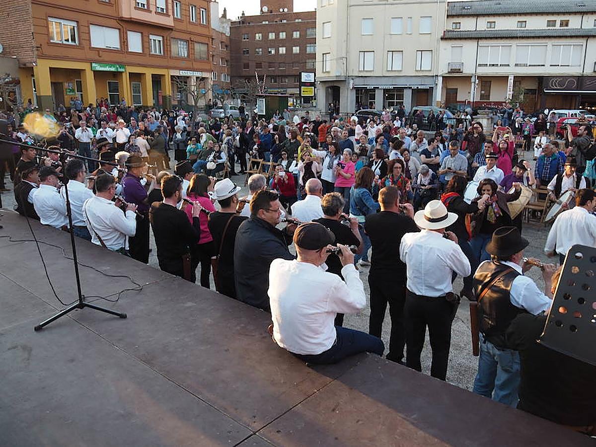 Las dulzainas invaden Veguellina