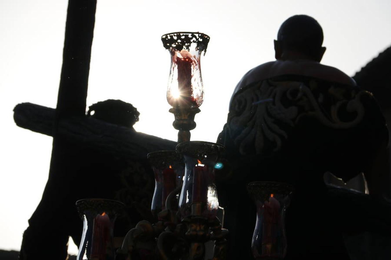 El Encuentro, a contraluz