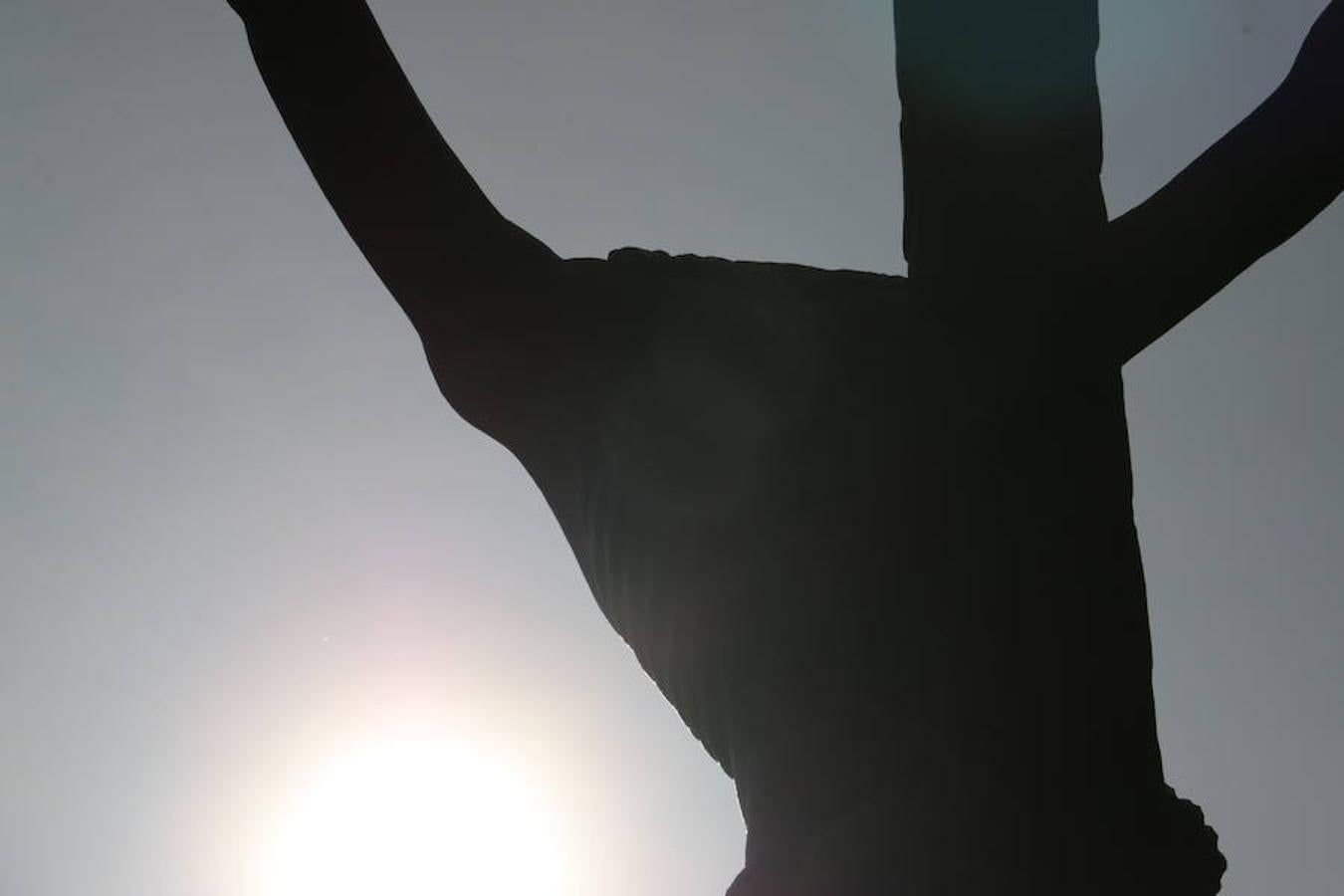 El Encuentro, a contraluz