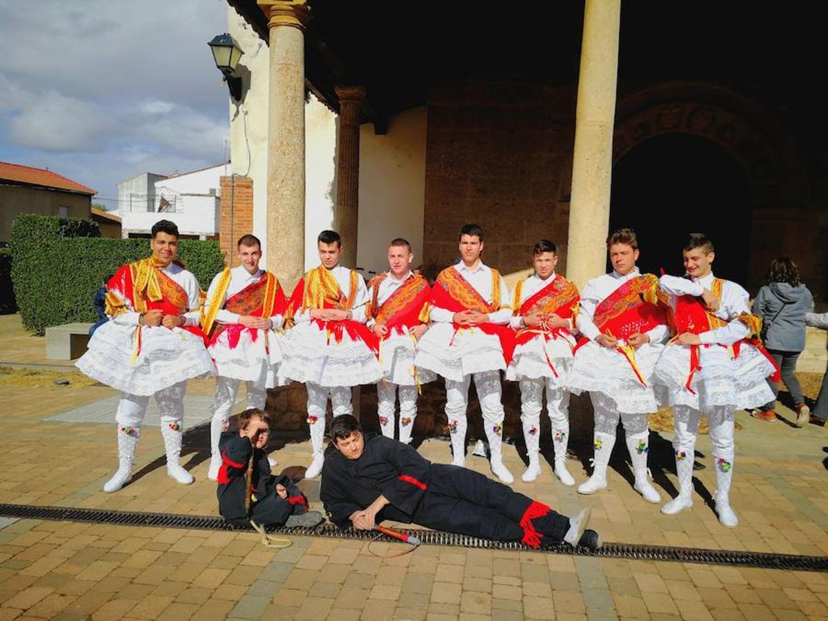 Laguna de Negrillos saca a la Virgen del Arrabal