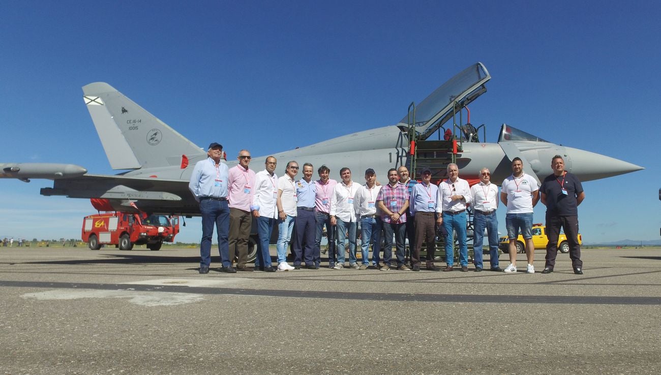 La Base Aérea de la Virgen del Camino acoge a los aviones que este domingo formarán parte de la exhibición aérea con motivo del XXV aniversario de la base aérea de la Virgen del Camino