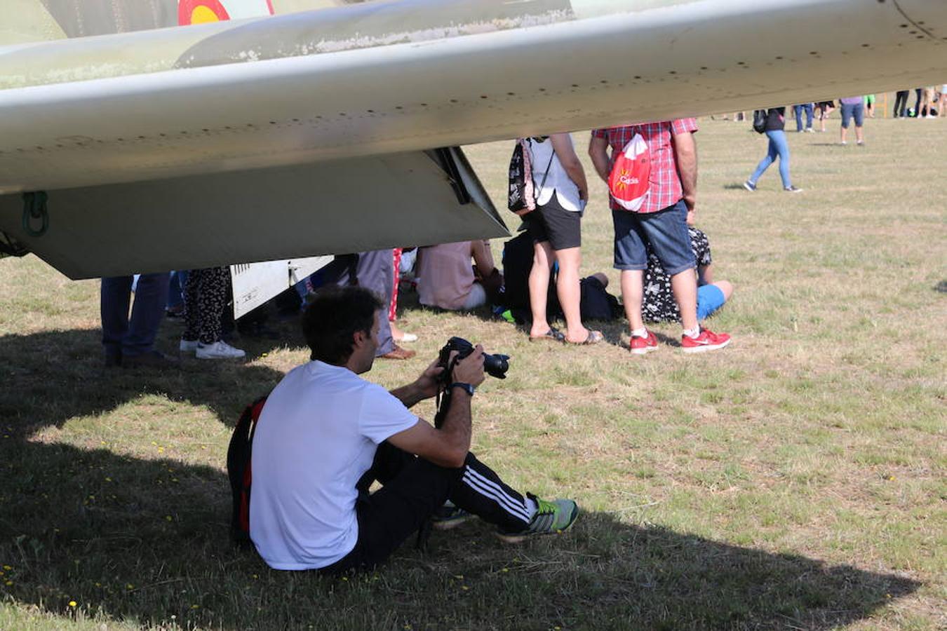 Ambiente durante la jornada de exhibición aérea