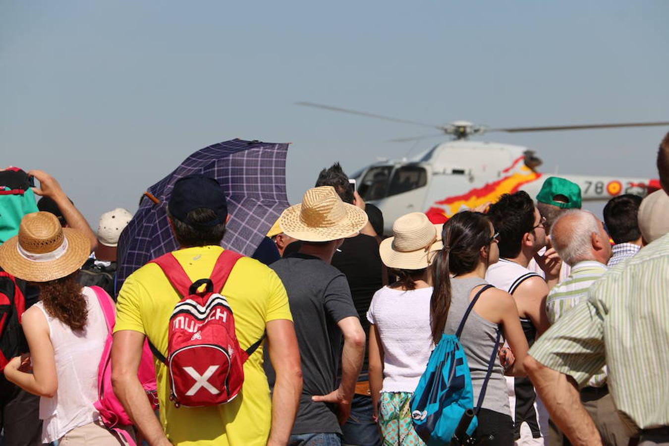 Ambiente durante la jornada de exhibición aérea
