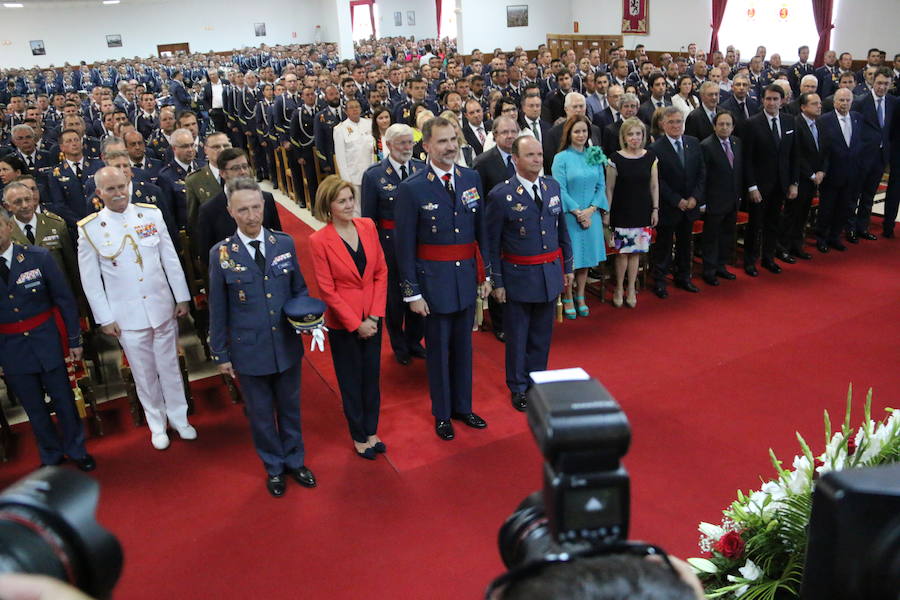 El Rey visita la Academia Básica del Aire (II)