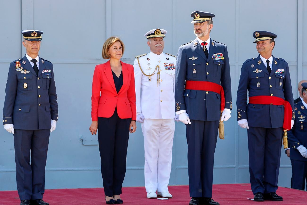 El Rey Felipe VI preside el acto conmemorativo del XXV aniversario de la Academia Básica del Ejército del Aire. Al acto asisten también la ministra de Defensa, María Dolores de Cospedal, y el presidente de la Junta, Juan Vicente Herrera.