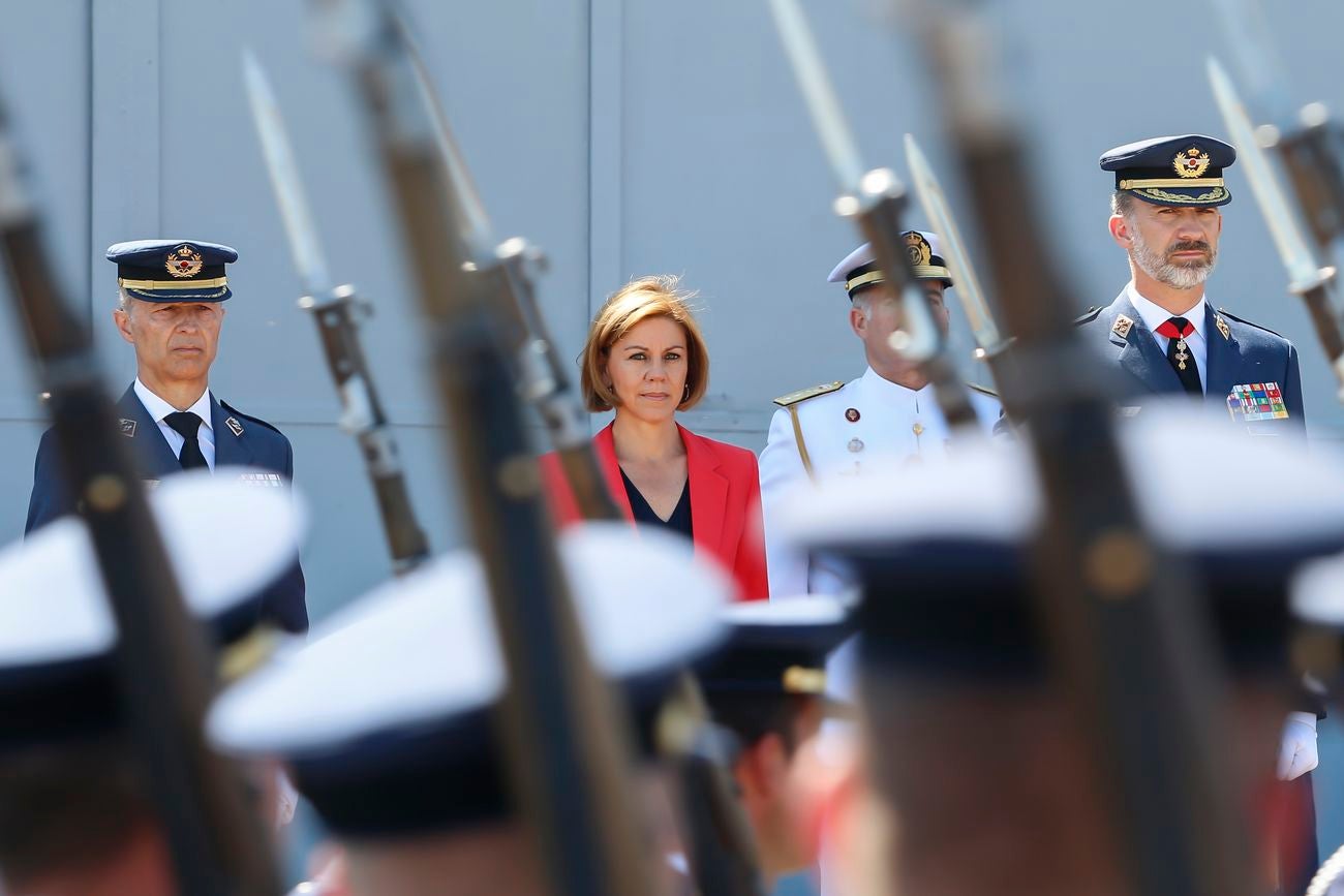 El Rey Felipe VI preside el acto conmemorativo del XXV aniversario de la Academia Básica del Ejército del Aire. Al acto asisten también la ministra de Defensa, María Dolores de Cospedal, y el presidente de la Junta, Juan Vicente Herrera.