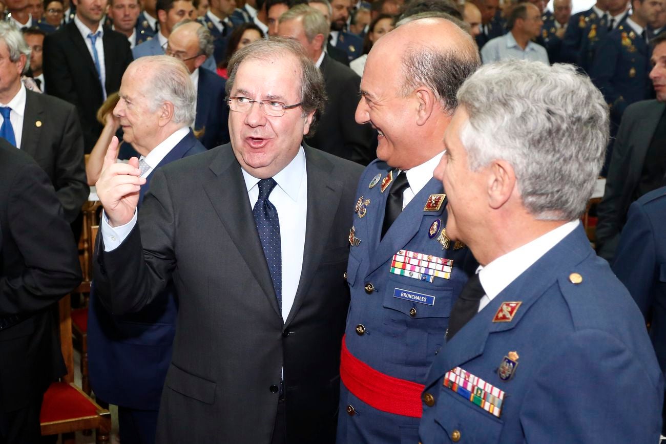 El Rey Felipe VI preside el acto conmemorativo del XXV aniversario de la Academia Básica del Ejército del Aire. Al acto asisten también la ministra de Defensa, María Dolores de Cospedal, y el presidente de la Junta, Juan Vicente Herrera.