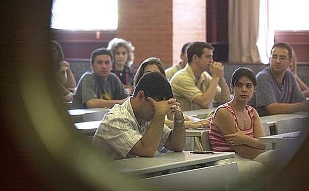 Alumnos en la Universidad de León.