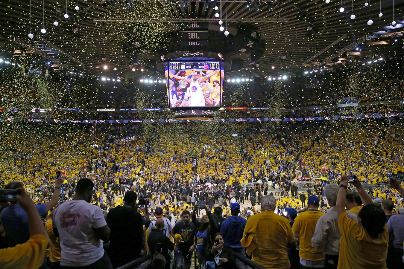 LOs Warriors han conquistado la NBA 2017 tras derrotar en el quinto partido a los Cavaliers.