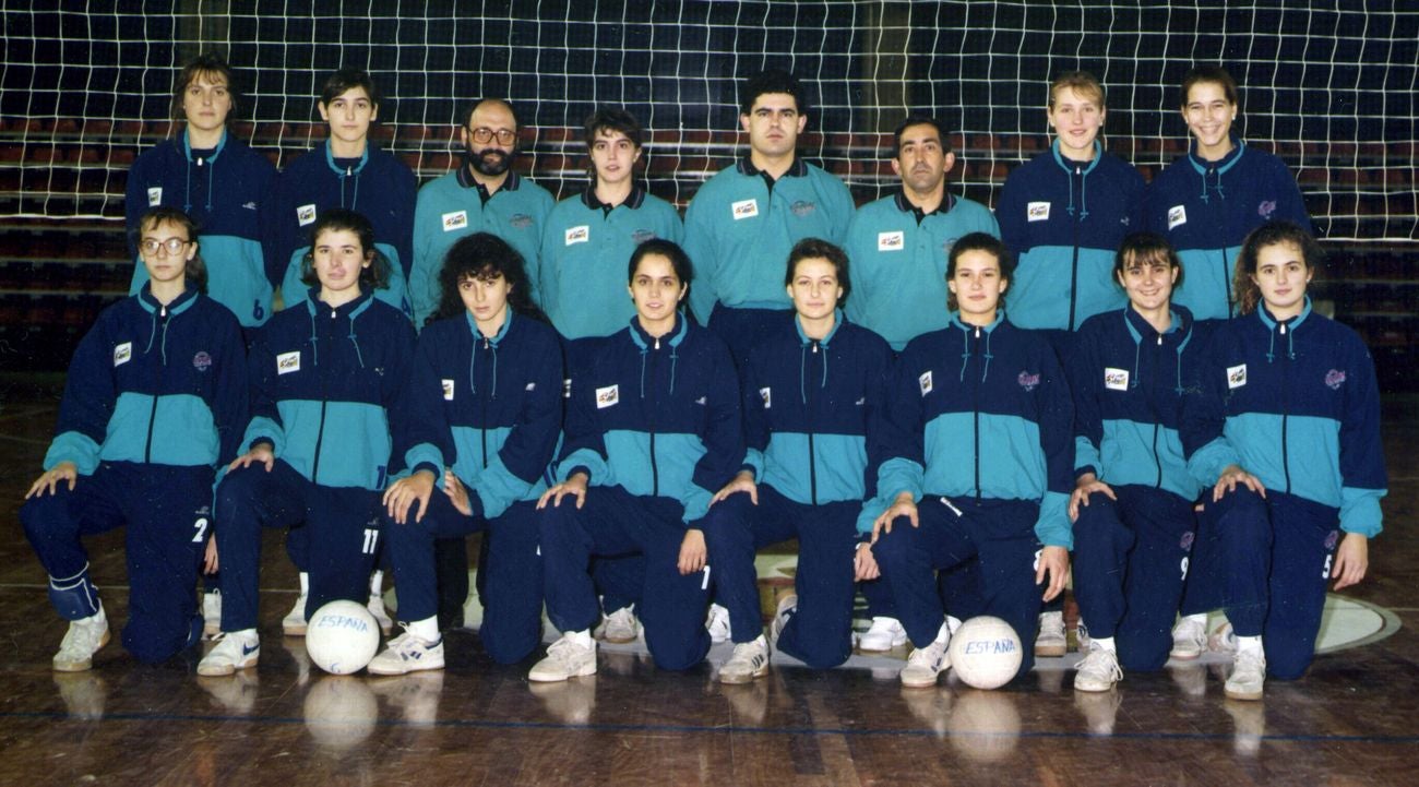 Un buen puñado de exjugadores se citan para homenajear por sorpresa a José Antonio Valladaes, el 'alma' del voleibol.