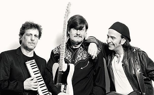 Los Secretos acuden este viernes a la explanada de Espacio León.