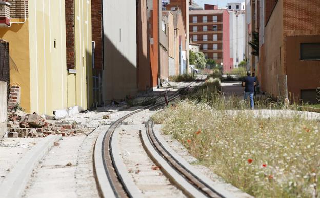 Obras de integración de Feve a su paso por León. 