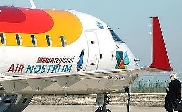 Air Nostrum y Consorcio firman el contrato de promoción del aeropuerto de León.