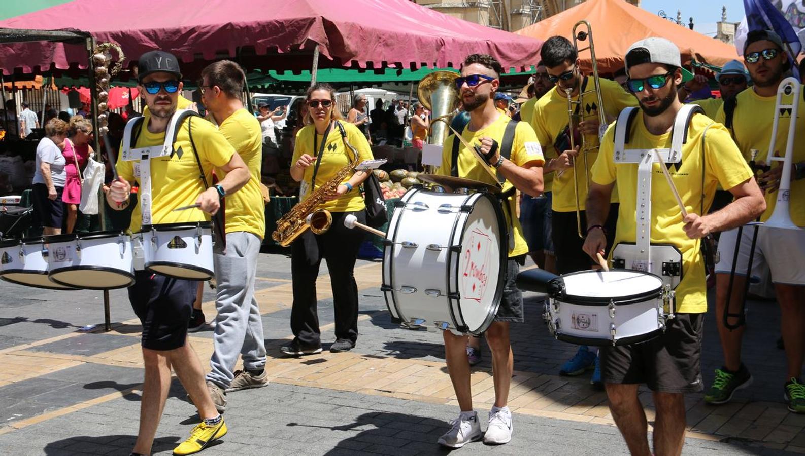 Colorido y música para anunciar el inicio de las fiestas