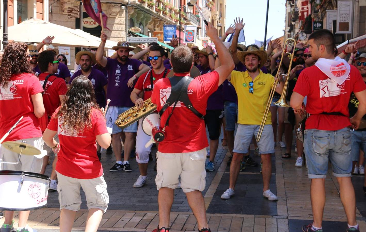 Colorido y música para anunciar el inicio de las fiestas