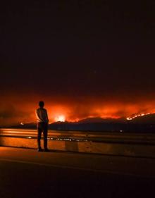 Imagen secundaria 2 - El fuego asola Portugal.