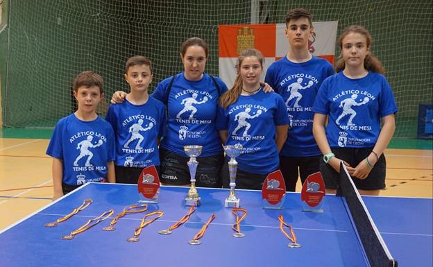 Miembros del Atlético de León-La Virgen.