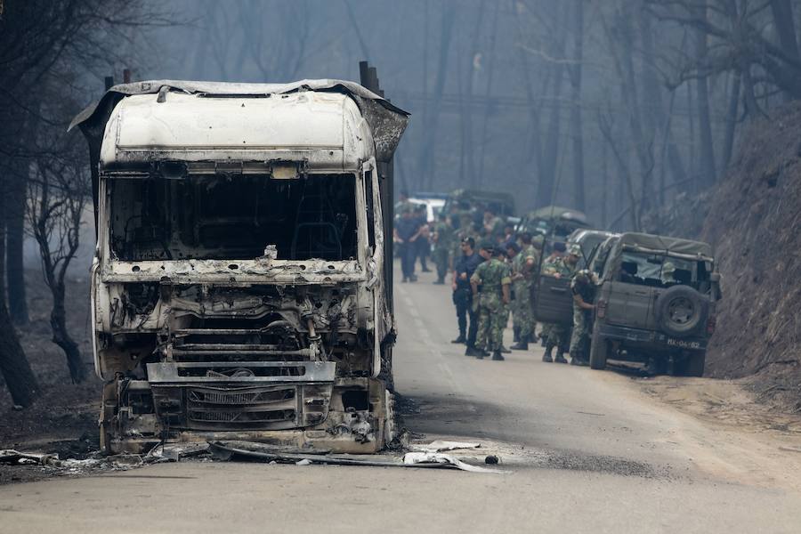 Los expertos ven en este incendio un aviso de lo que puede suceder en España. «Si no llueve va a ser realmente duro»